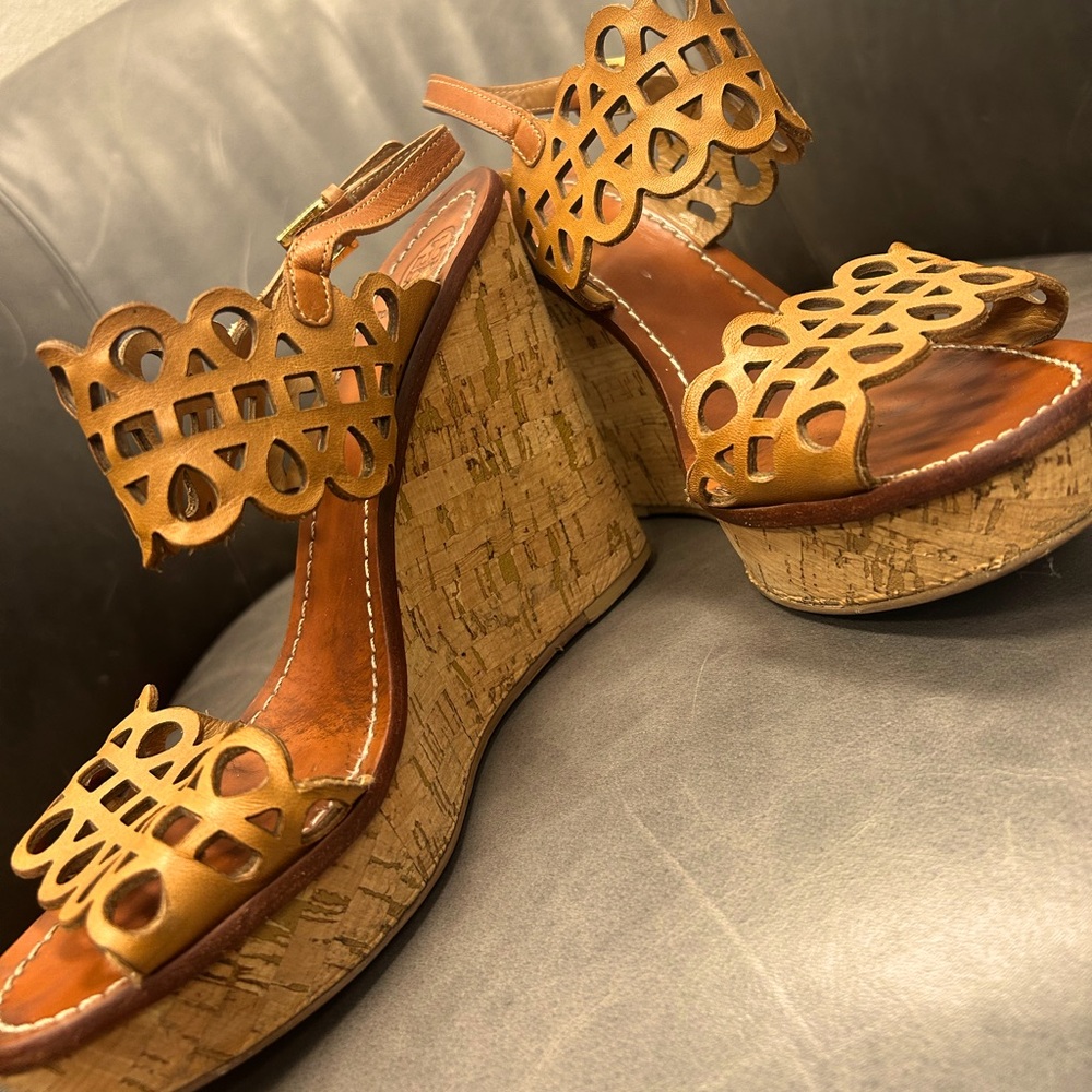 Tory Burch size 8 1/2 wedges